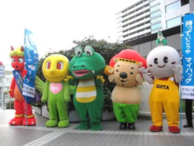 キャンペーンに駆けつけた　各市のマスコットキャラクター　
「左より　茨木　摂津　豊中　池田　吹田」